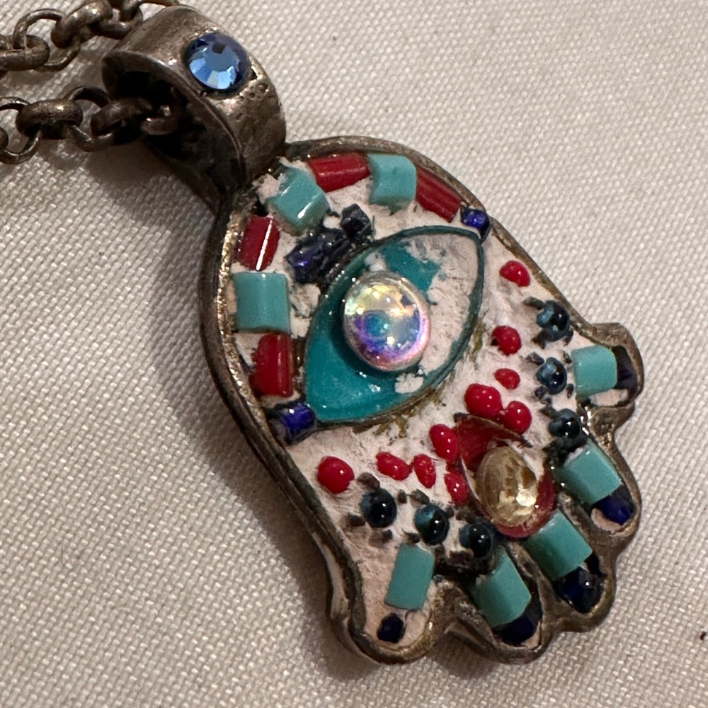 ADAYA SIGNED BEADED SILVER TONE MOSAIC DESIGN JEWISH HAMSA PENDANT NECKLACE - Picture 7 of 8